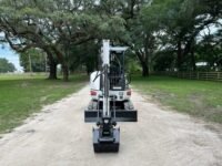 Bobcat 425G (2008) – Mini Pelle d’occasion 2,7T – 2 095 h – 4 Godets