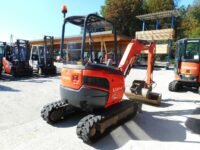 Mini-pelle compacte Kubota U27-4 2.565 kg