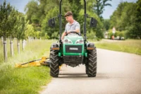 microtracteur articule ferrari cromo 35 ar en vigne etroite