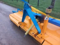 vue laterale gyrobroyeur bomford tri blade 4000 ref e002538